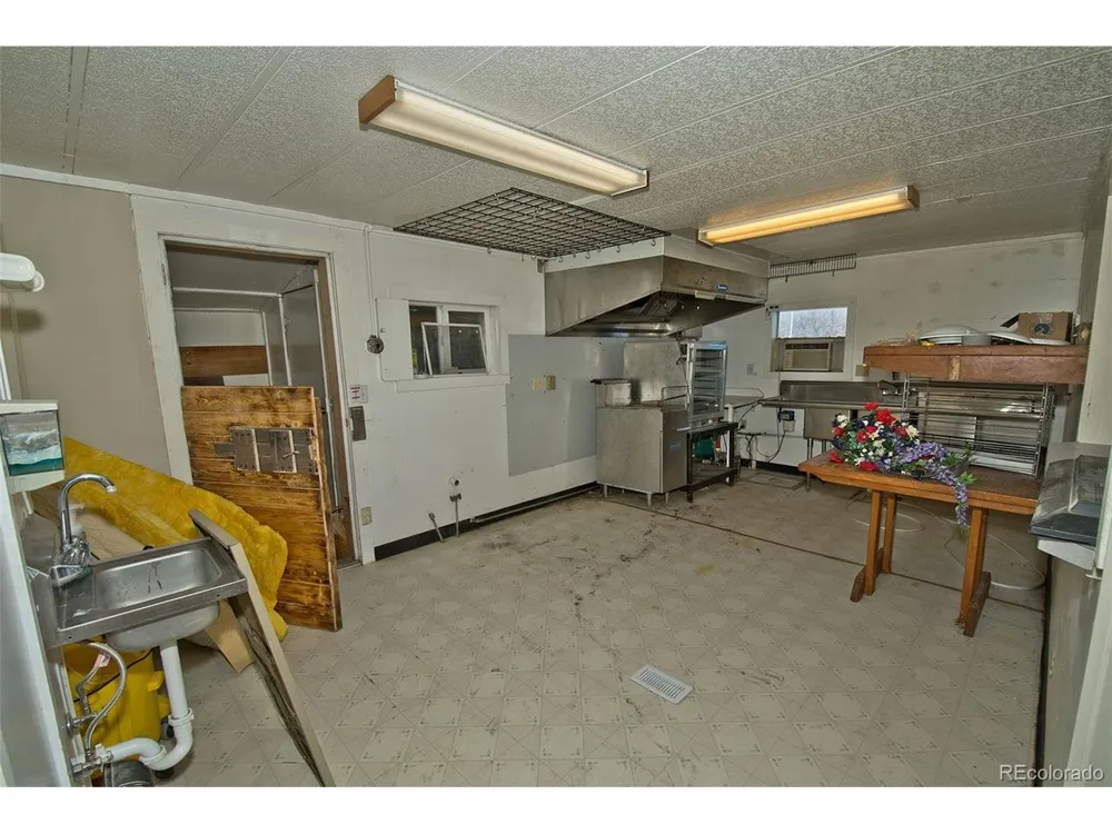 77 E 10th Street Moffat, CO 81143