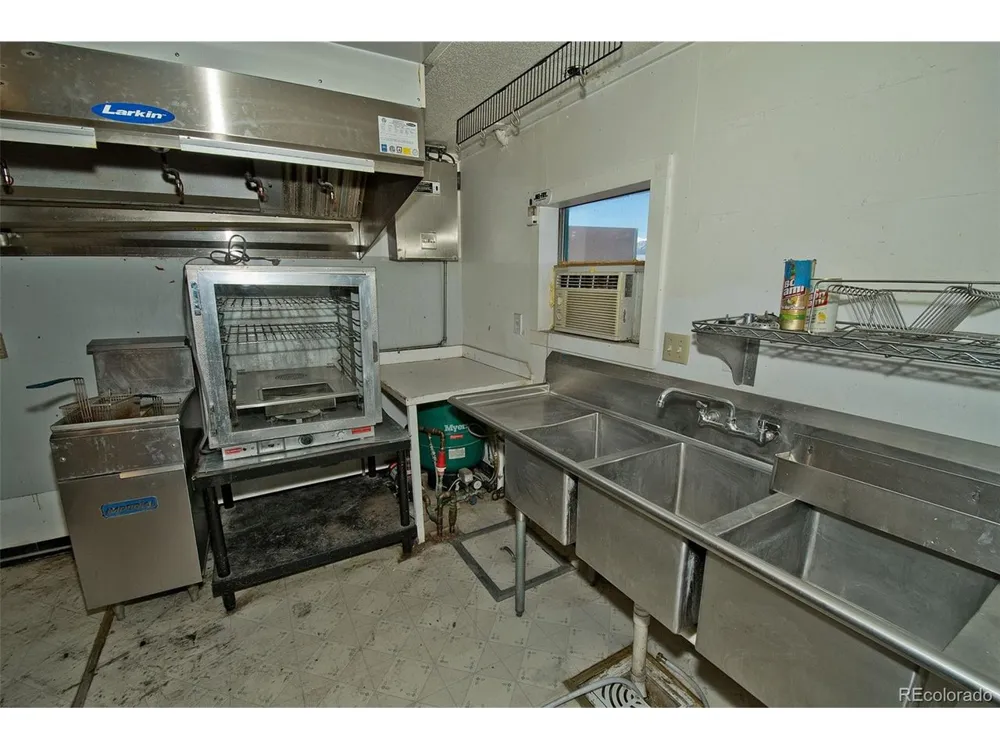 77 E 10th Street Moffat, CO 81143