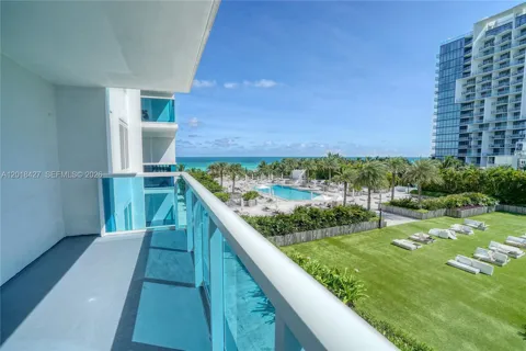 2301 Collins Ave #404