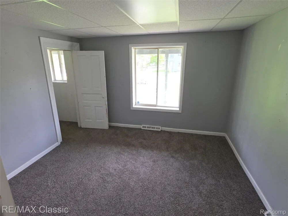 21 Broadway Street Oxford Village, MI 48371
