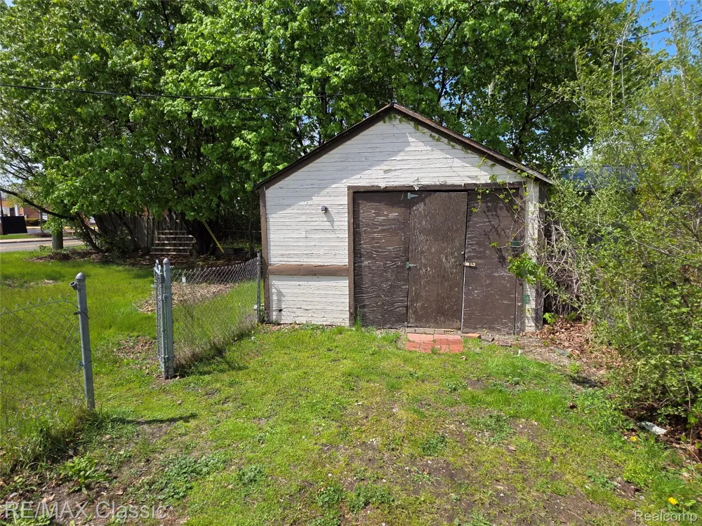 21 Broadway Street Oxford Village, MI 48371