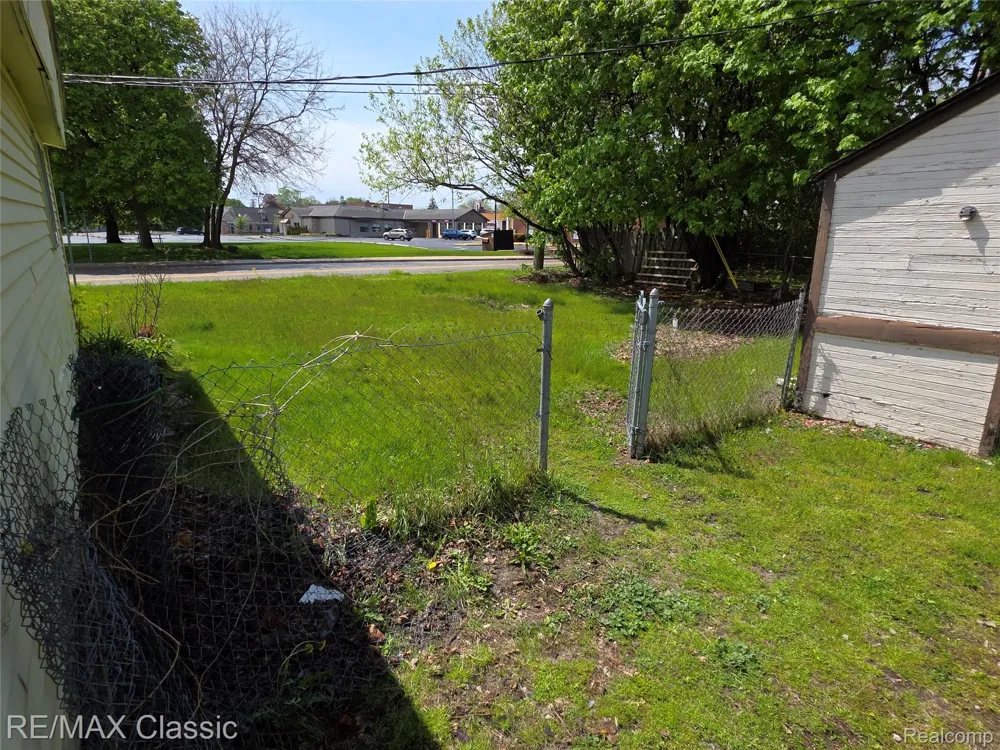 21 Broadway Street Oxford Village, MI 48371