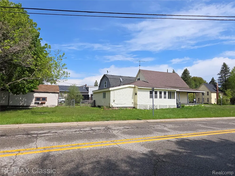21 Broadway Street Oxford Village, MI 48371