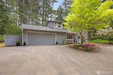 4320 Palomino Drive NE