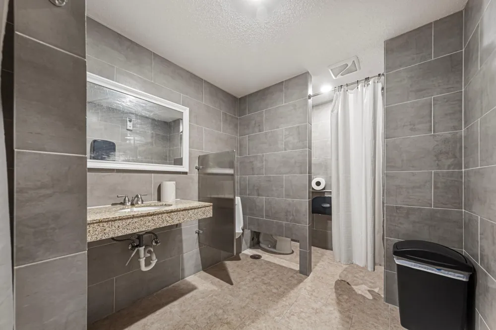 2005 E 122nd Street #A11 Burnsville, MN 55337