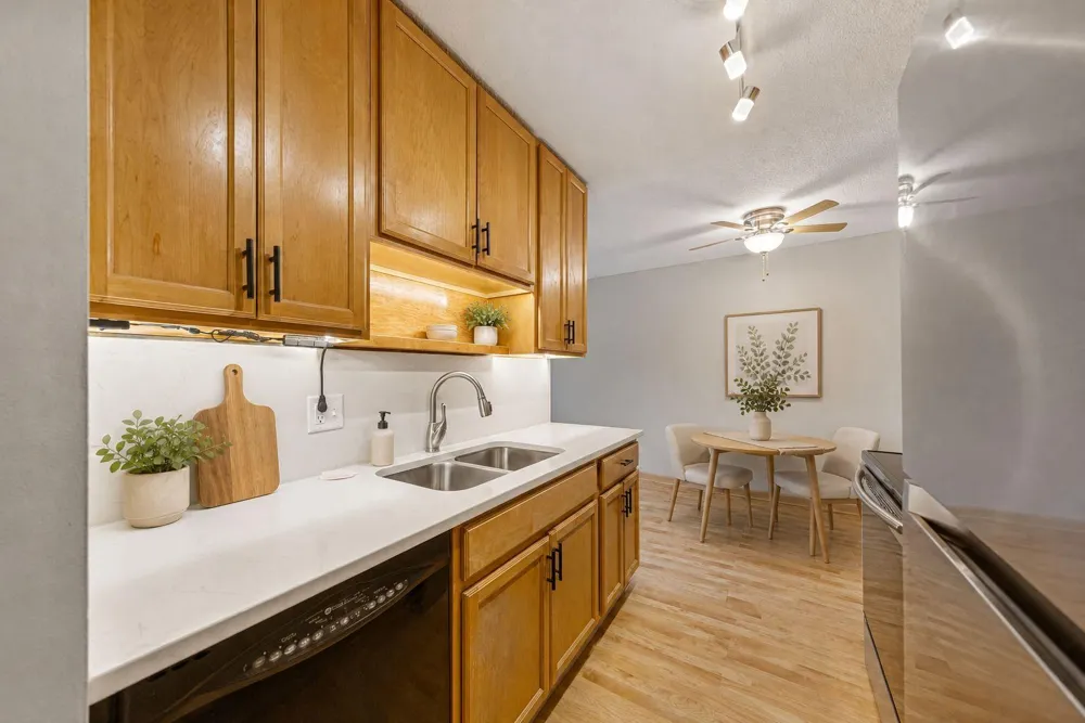 2005 E 122nd Street #A11 Burnsville, MN 55337