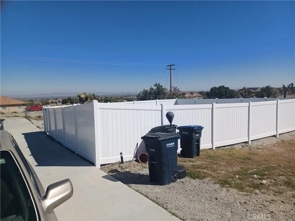 445 Solano Pinon Hills, CA 92372