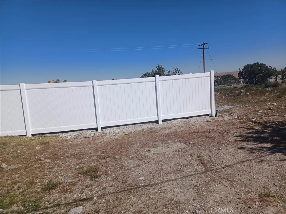 445 Solano Pinon Hills, CA 92372