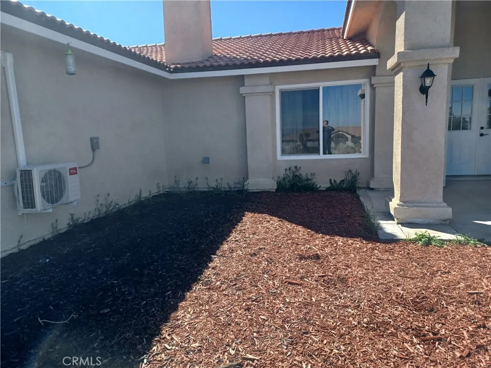 445 Solano Pinon Hills, CA 92372