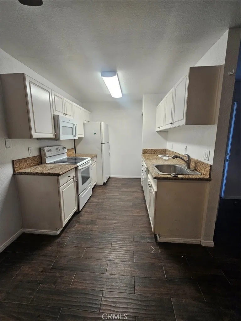 1265 Kendall Drive #2511 San Bernardino, CA 92407