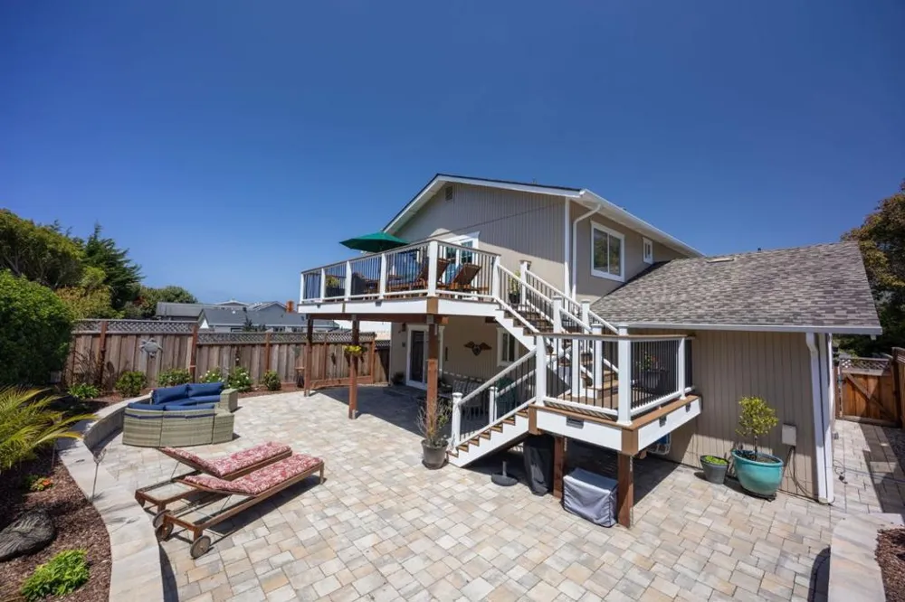 468 4th Street Montara, CA 94037