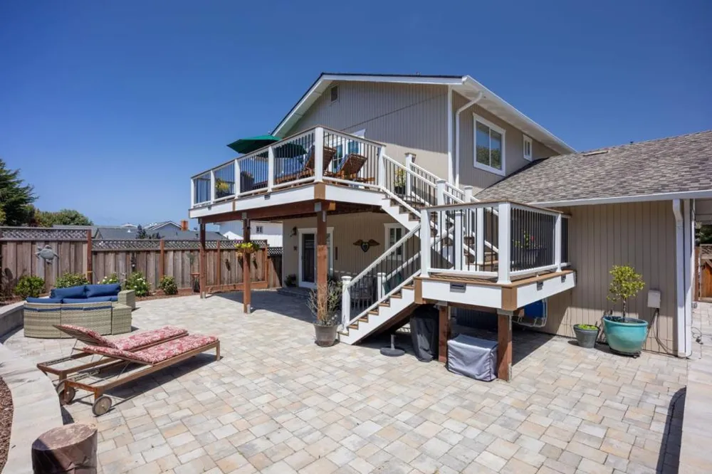 468 4th Street Montara, CA 94037