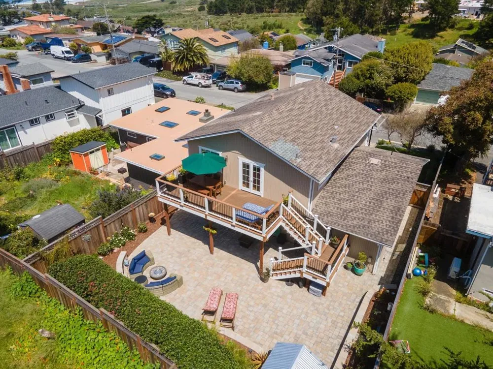 468 4th Street Montara, CA 94037