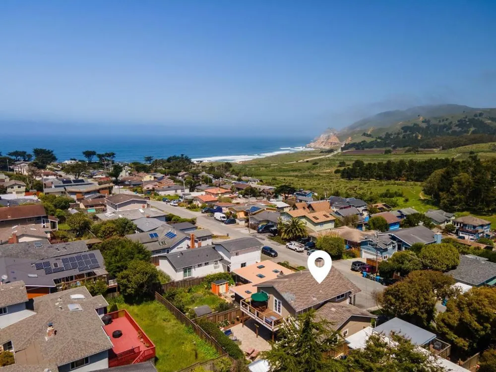 468 4th Street Montara, CA 94037