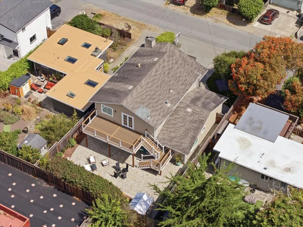 468 4th Street Montara, CA 94037