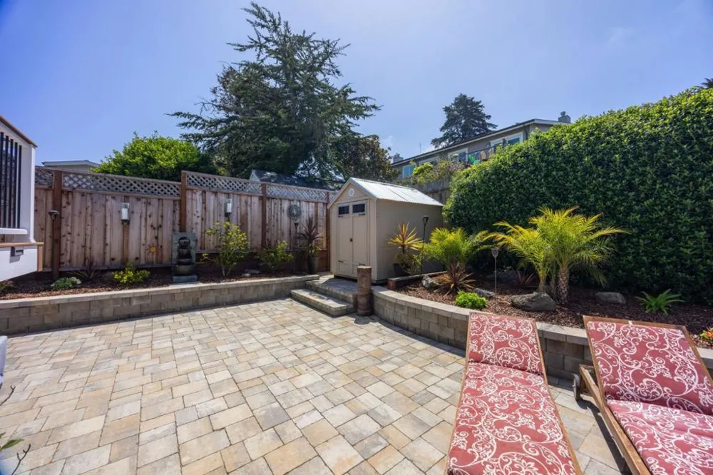 468 4th Street Montara, CA 94037