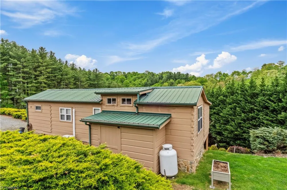489 Buttons Lane Sparta, NC 28675