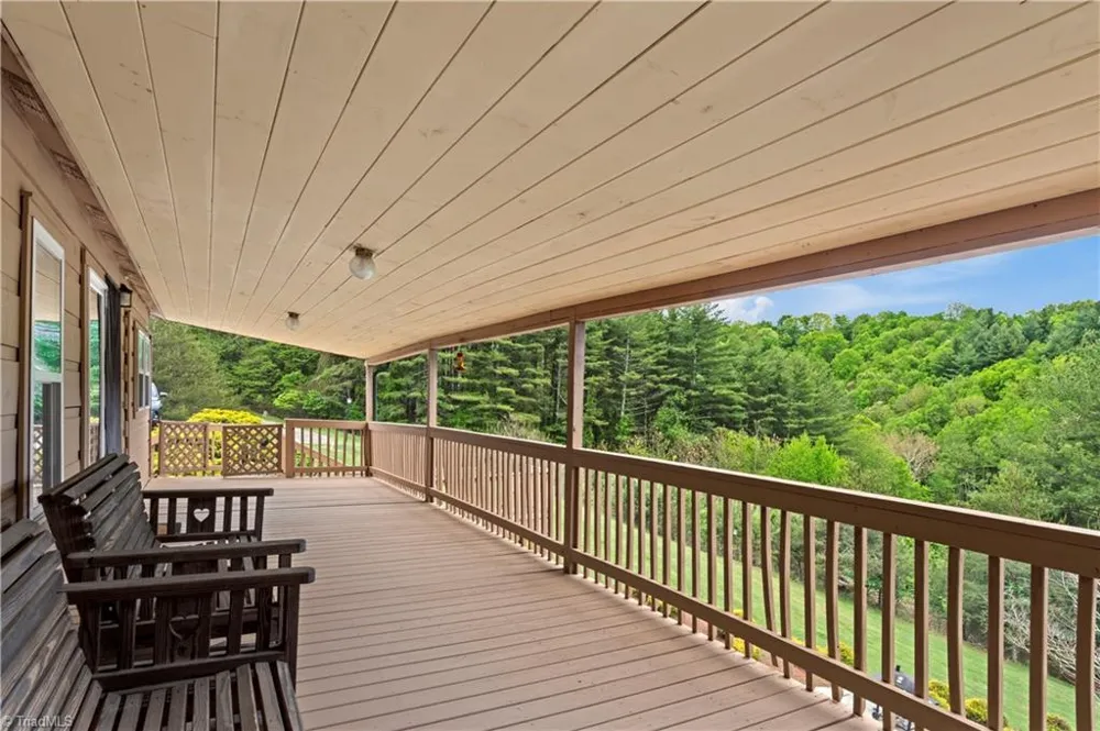 489 Buttons Lane Sparta, NC 28675