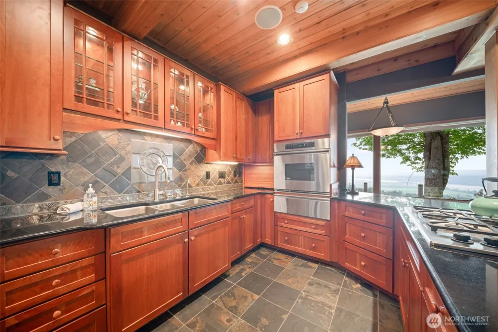 813 Varsity Road Kalama, WA 98625