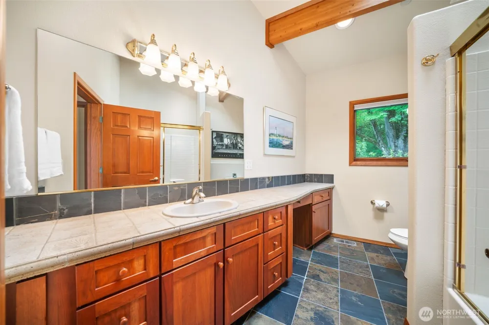 813 Varsity Road Kalama, WA 98625