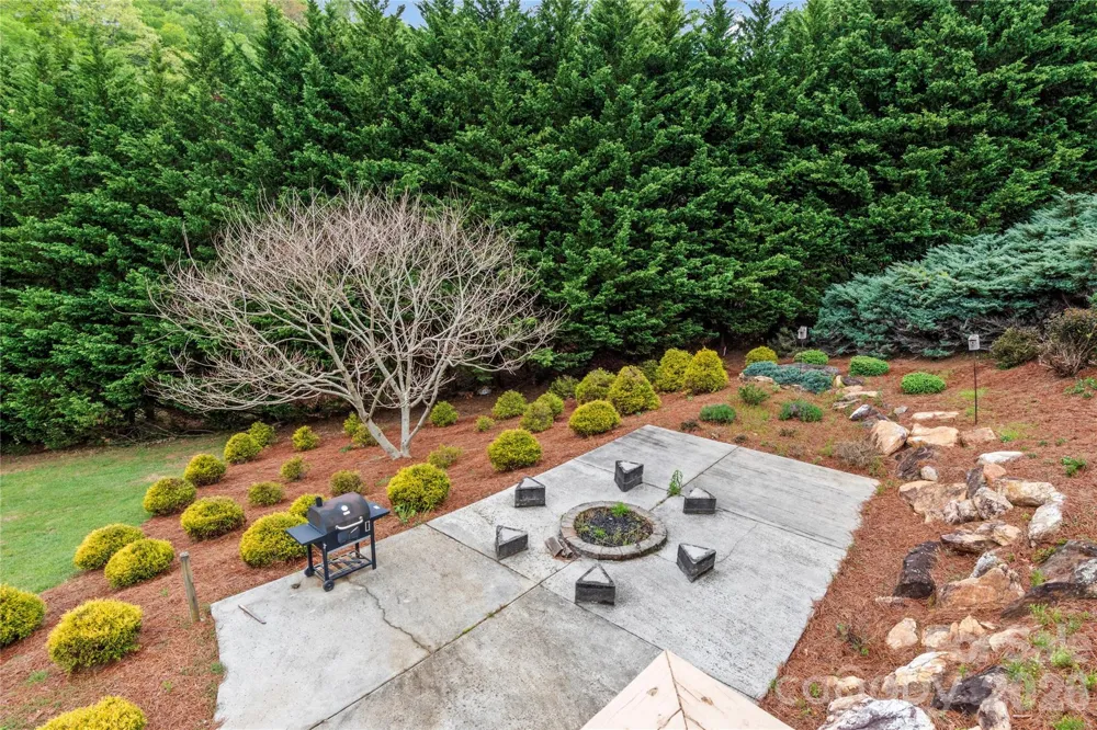 489 Buttons Lane #11 Sparta, NC 28675