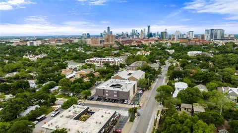 101 E 33rd Street #206