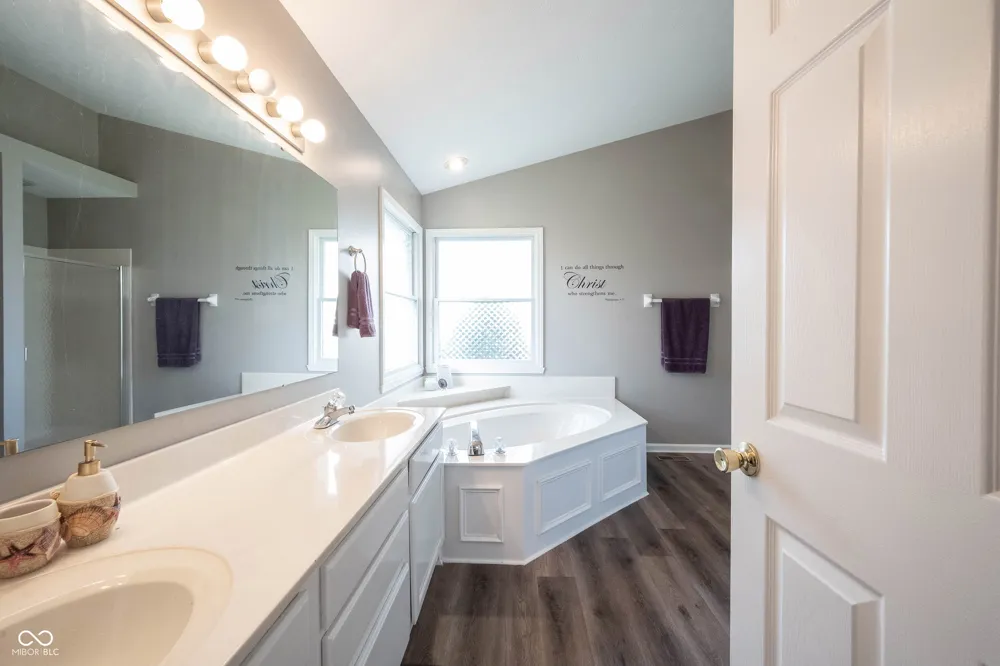 7715 Heather Lane Fishers, IN 46038