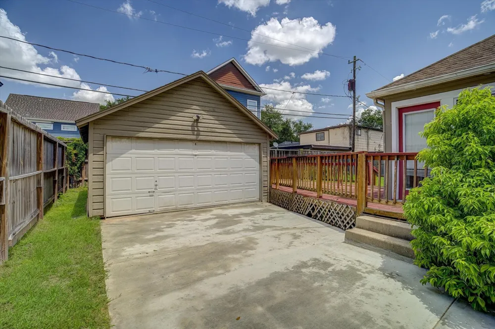 411 Graceland Street Houston, TX 77009