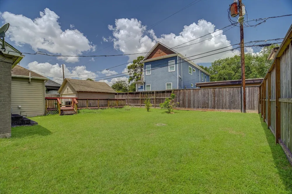 411 Graceland Street Houston, TX 77009