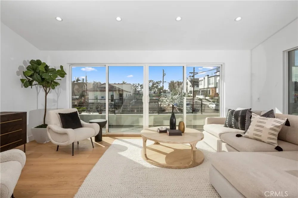 520 Iris Corona del Mar, CA 92625