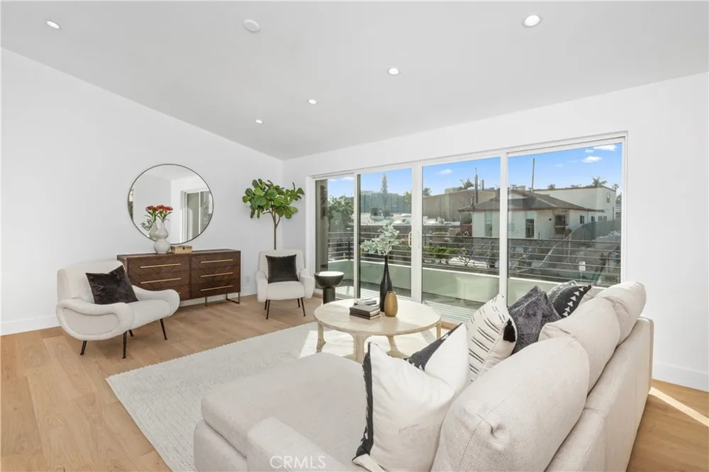 520 Iris Corona del Mar, CA 92625