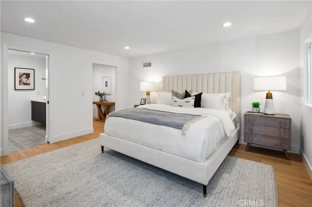 520 Iris Corona del Mar, CA 92625