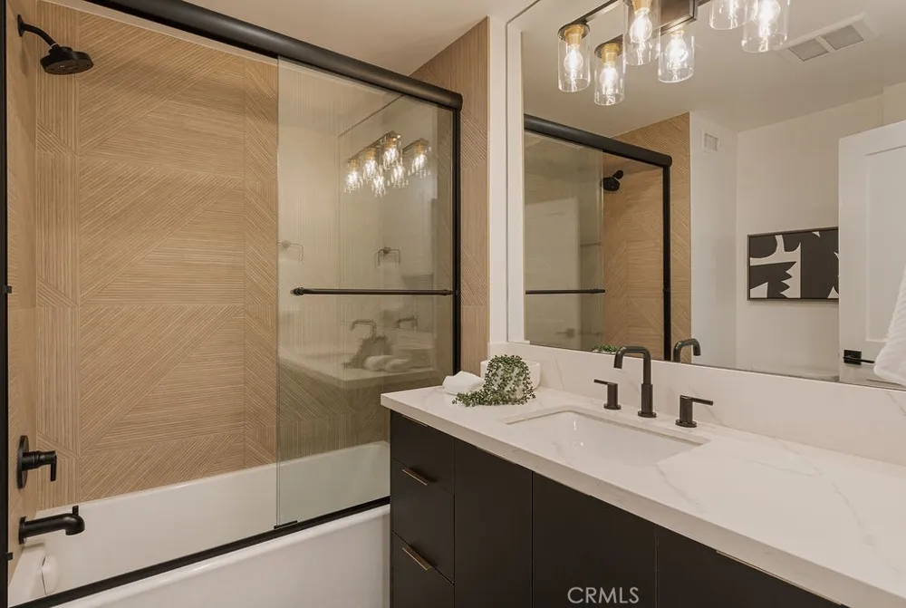 520 Iris Corona del Mar, CA 92625