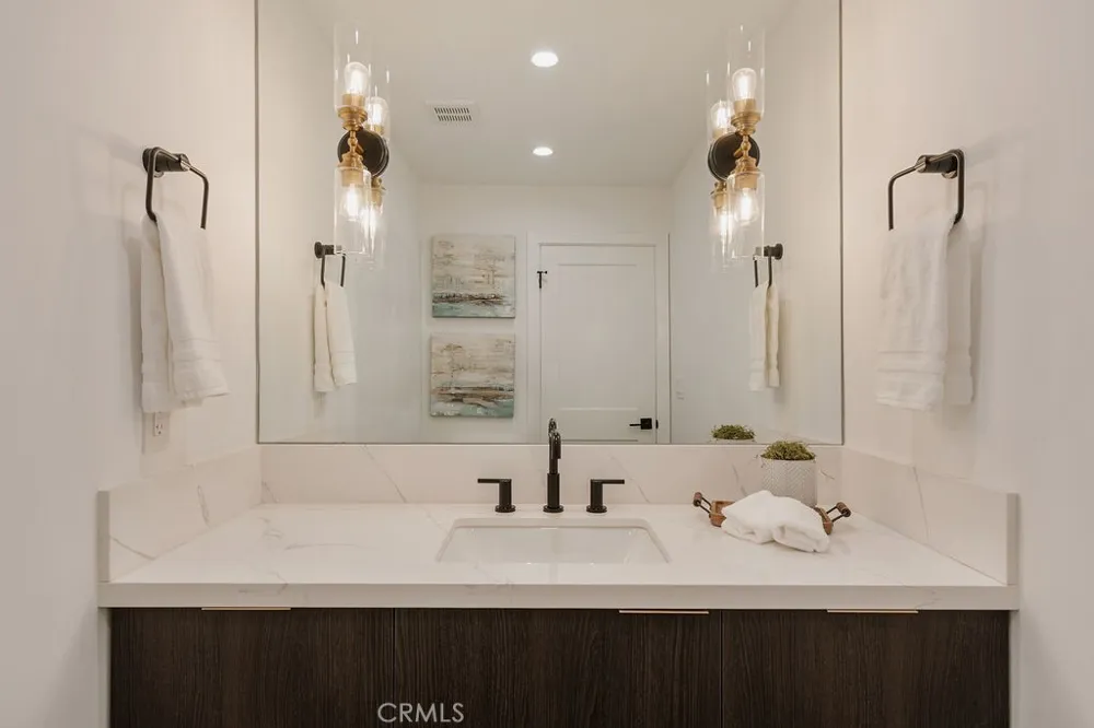 520 Iris Corona del Mar, CA 92625