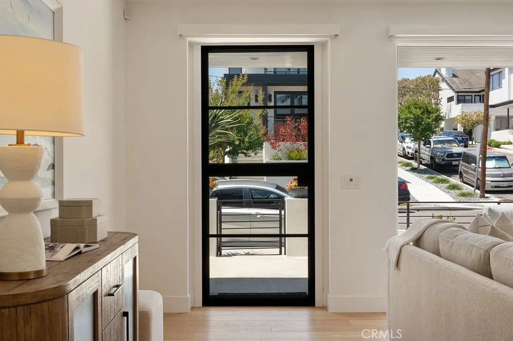 520 Iris Corona del Mar, CA 92625