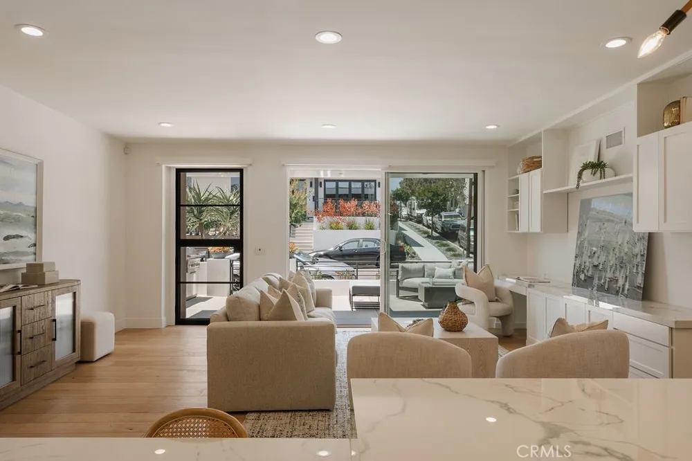 520 Iris Corona del Mar, CA 92625