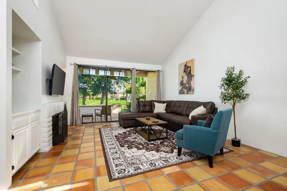 280 Tolosa Circle Palm Desert, CA 92260