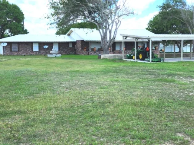 177 Schirmer Woodsboro, TX 78393