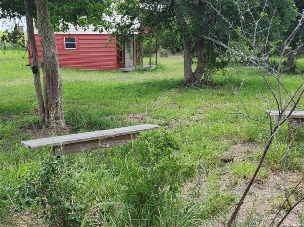 177 Schirmer Woodsboro, TX 78393