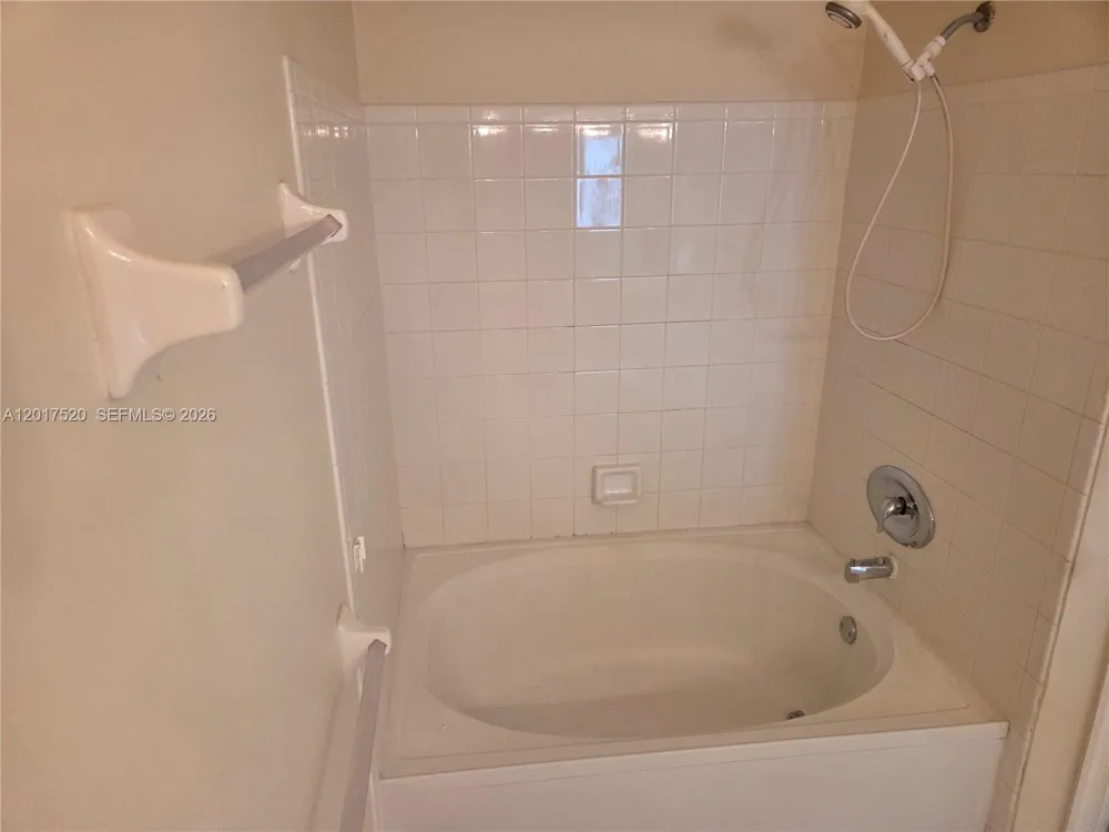47 Simonton Cir Weston, FL 33326