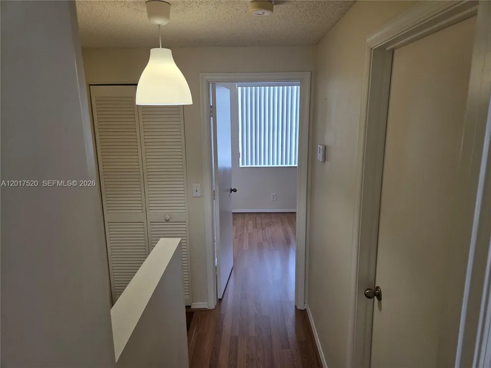 47 Simonton Cir Weston, FL 33326