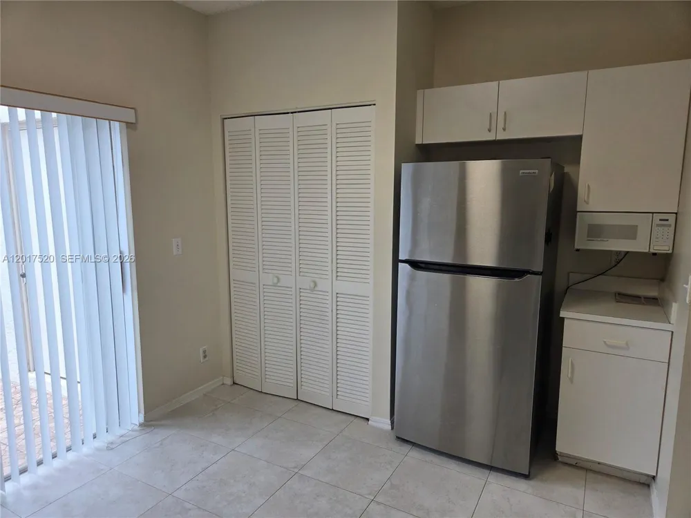 47 Simonton Cir Weston, FL 33326