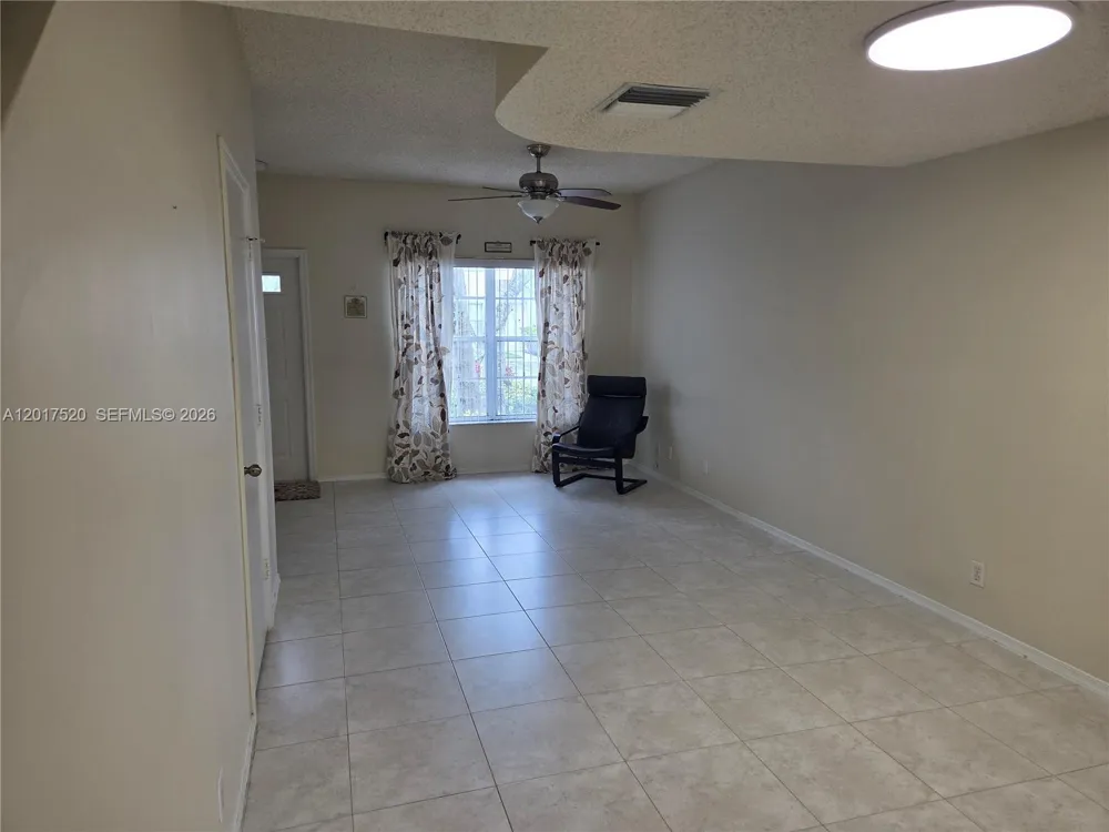 47 Simonton Cir Weston, FL 33326