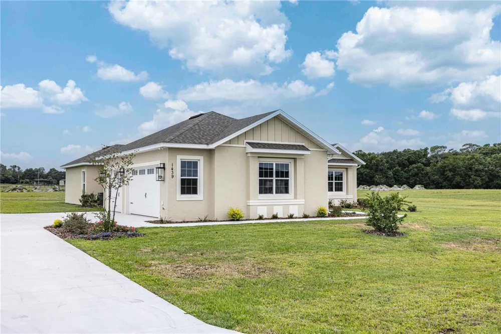 1439 CR 212 Oxford, FL 34484