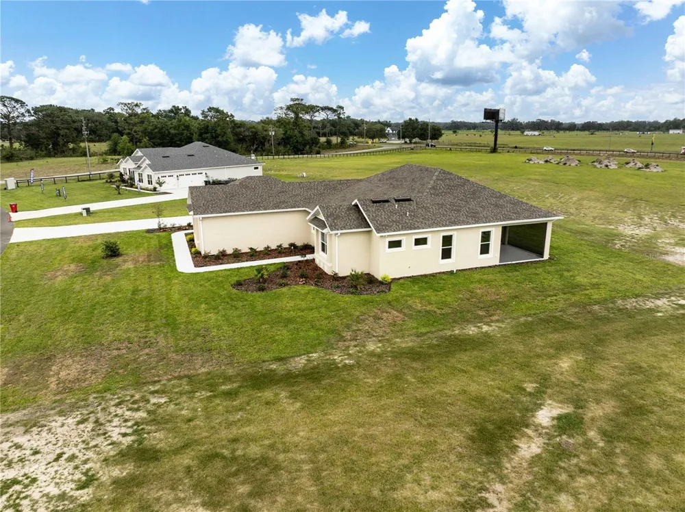 1439 CR 212 Oxford, FL 34484