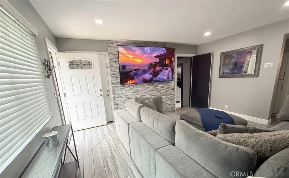 7258 Exeter #6 Paramount, CA 90723
