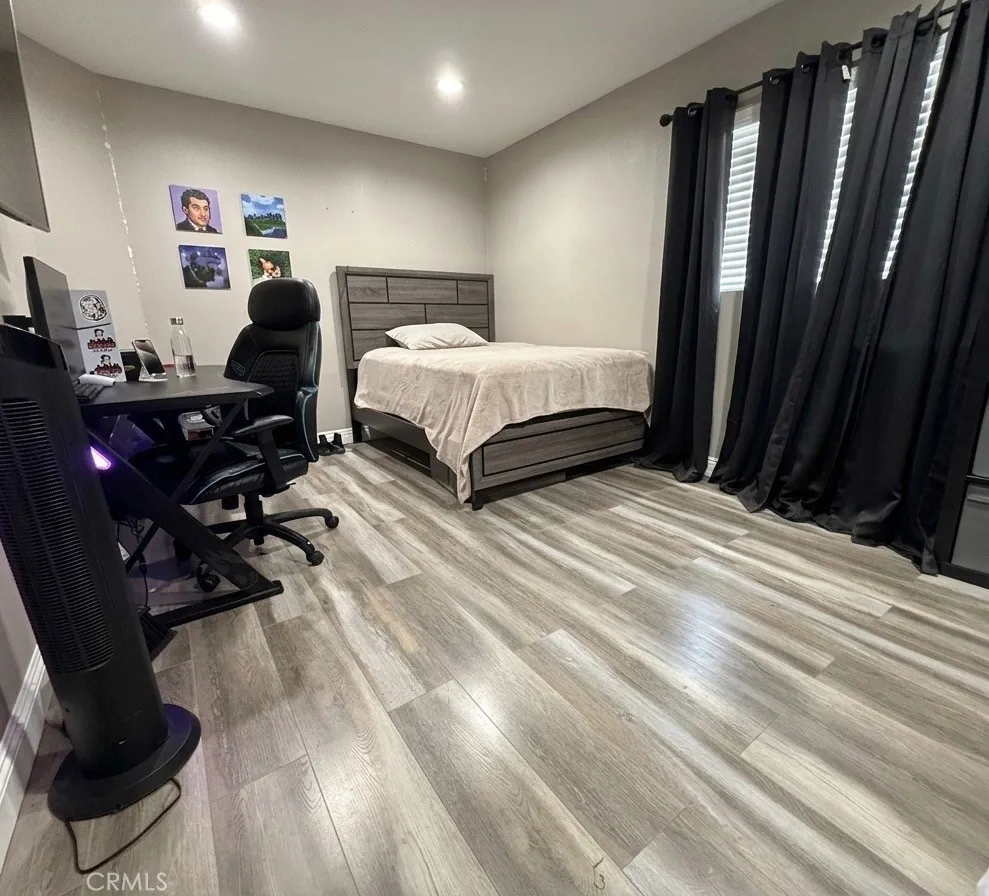 7258 Exeter #6 Paramount, CA 90723
