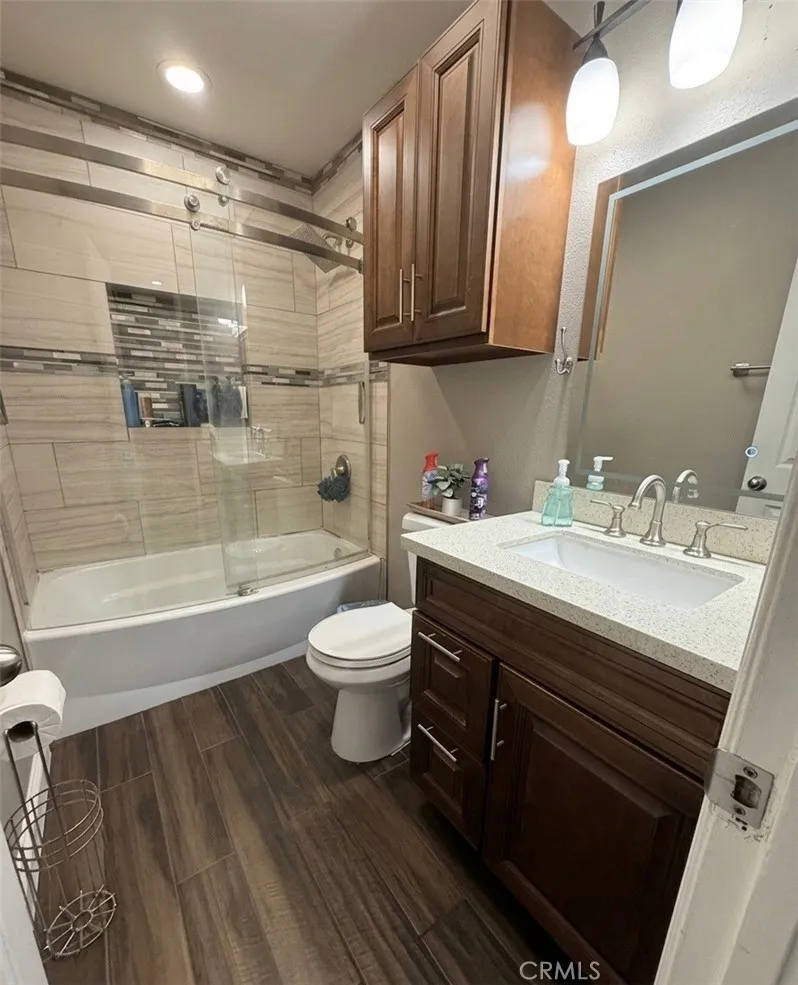 7258 Exeter #6 Paramount, CA 90723