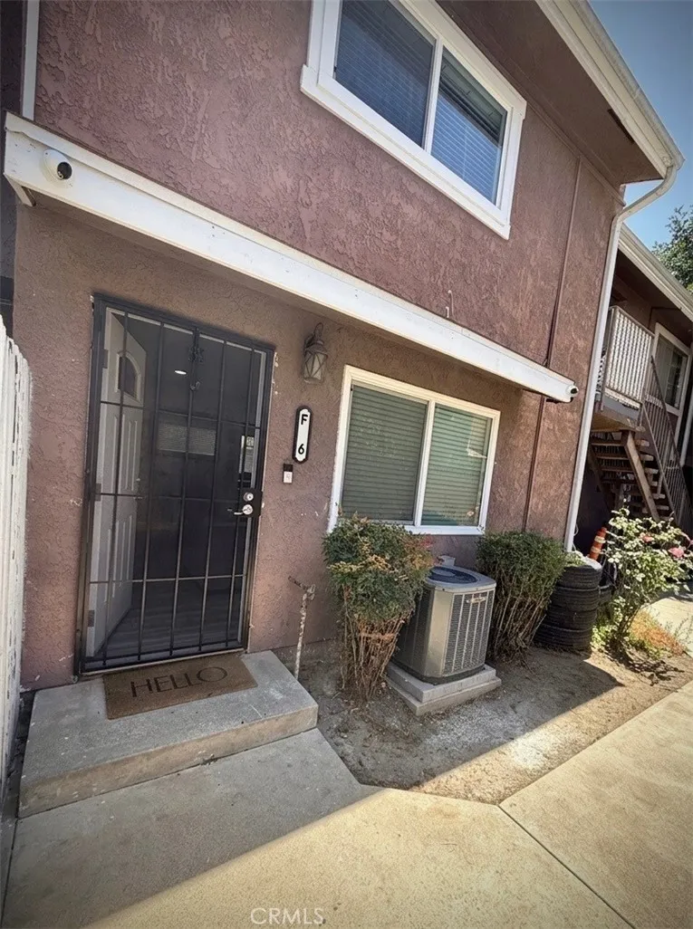 7258 Exeter #6 Paramount, CA 90723