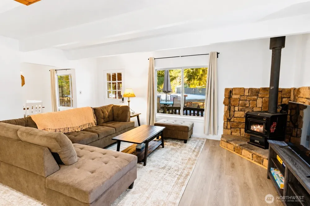 100 Timberline Drive Packwood, WA 98361